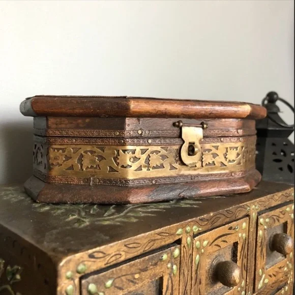 Antique East Indian Dresser Box - Picture 2 of 16